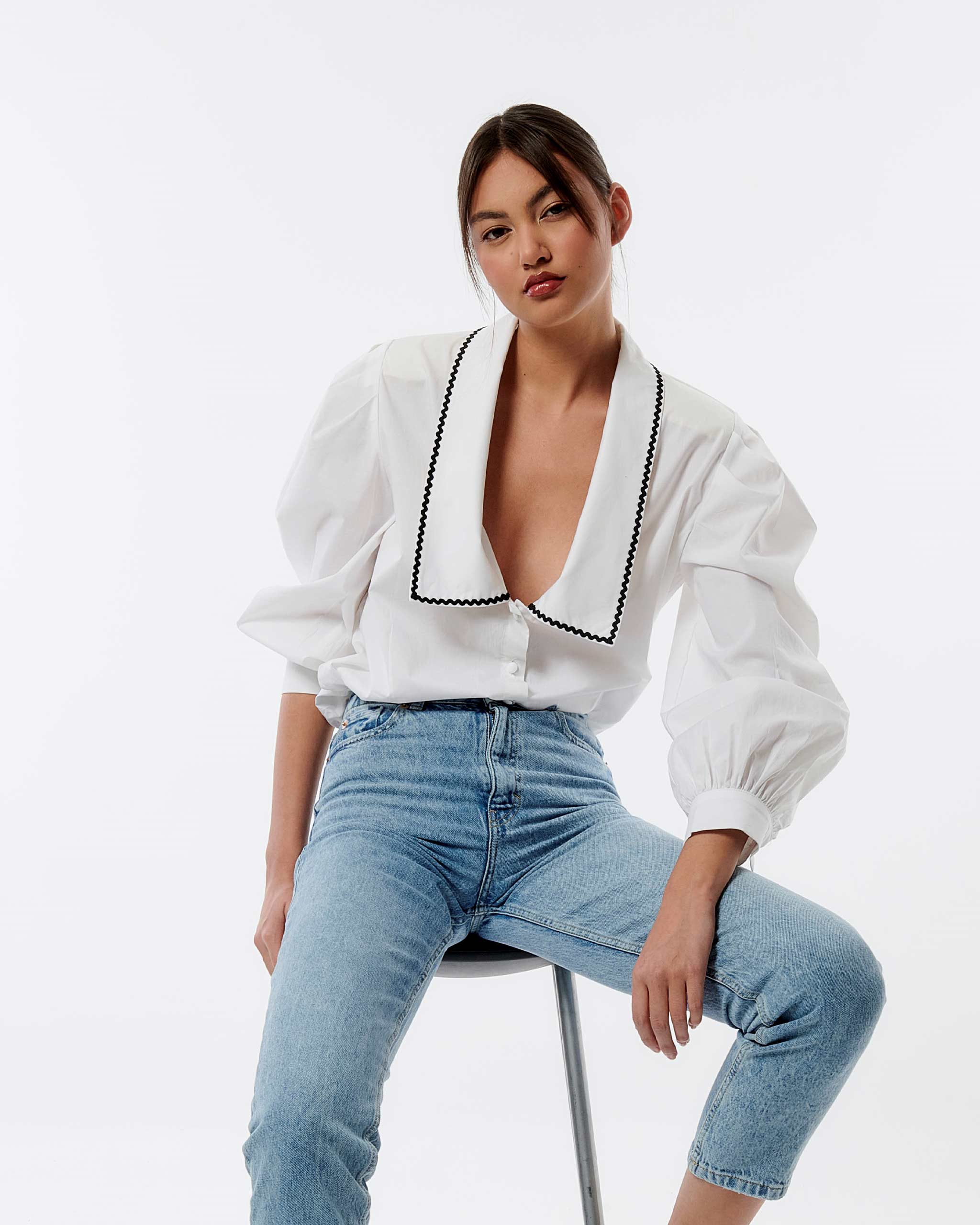 WHITE SHIRT WITH COLLAR